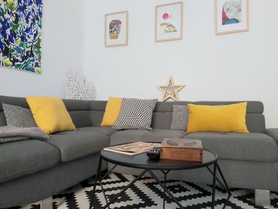Luminoso Apartamento En El Centro, Con Mucho Arte Sevilla Dış mekan fotoğraf